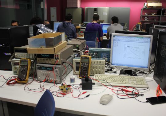 6a edició del Curs d'Extensió Universitària ‘EXPERIMENTACIÓ AMB EQUIPS ELECTRÒNICS PER A MESURES DE BAIX NIVELL’